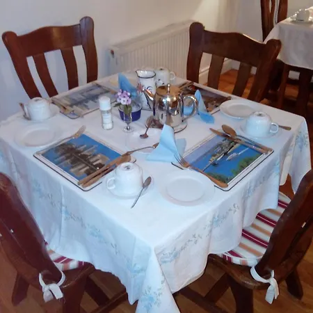 Cathy's Sunnyside 3* Skibbereen